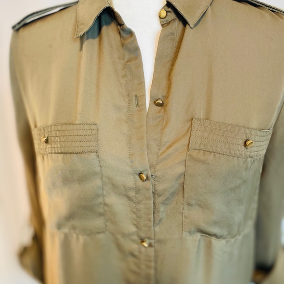 Dynamite Blouse - Picture 2 of 4